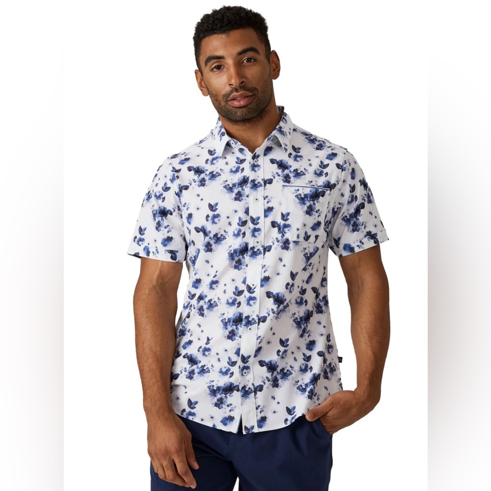 7 DIAMONDS Short Sleeve Button-Up Floating Garden Shirt Medium